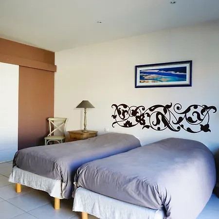 Villa Marie Suzon - Belle Propriete Pour 16 Personnes A 5 Mn De La Hume Bed & Breakfast 4*