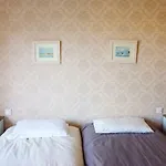 Villa Marie Suzon - Belle Propriete Pour 16 Personnes A 5 Mn De La Hume Bed & Breakfast 4*