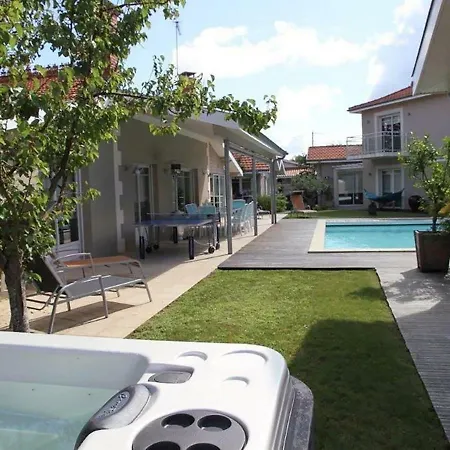 B&B Villa Marie Suzon - Belle Propriete Pour 16 Personnes A 5 Mn De La Hume