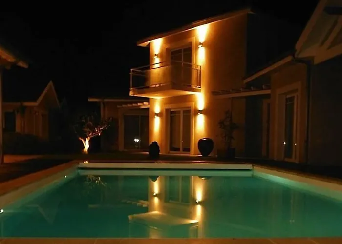 Villa Marie Suzon - Belle Propriete Pour 16 Personnes A 5 Mn De La Hume Bed & Breakfast *