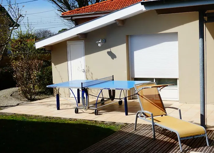 Villa Marie Suzon - Belle Propriete Pour 16 Personnes A 5 Mn De La Hume Bed & Breakfast Gujan-Mestras