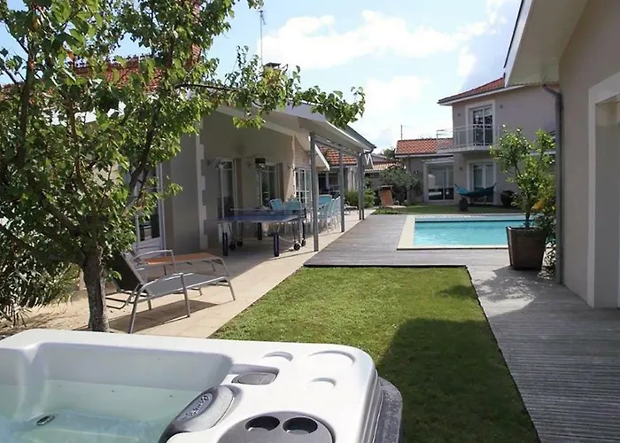 Bed & Breakfast Villa Marie Suzon - Belle Propriete Pour 16 Personnes A 5 Mn De La Hume