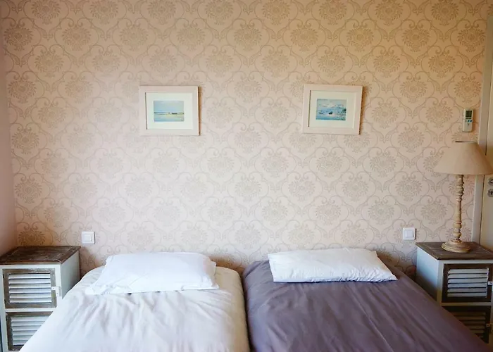 Villa Marie Suzon - Belle Propriete Pour 16 Personnes A 5 Mn De La Hume Bed & Breakfast *