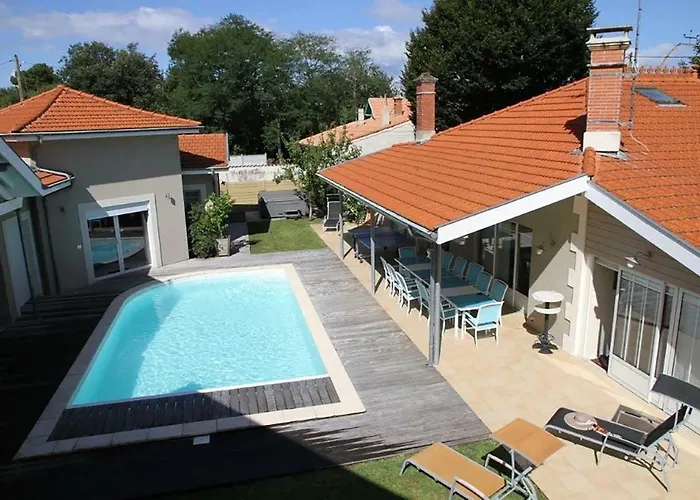 Bed & Breakfast Villa Marie Suzon - Belle Propriete Pour 16 Personnes A 5 Mn De La Hume Gujan-Mestras