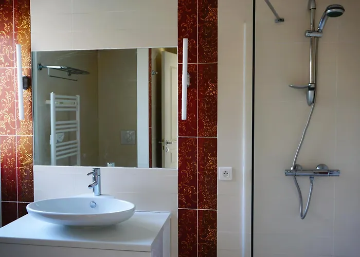 Villa Marie Suzon - Belle Propriete Pour 16 Personnes A 5 Mn De La Hume Bed & Breakfast 4*